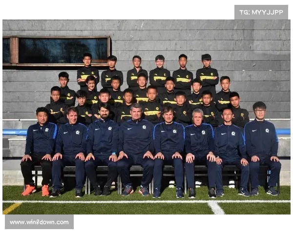 从青训到欧冠荣耀:探索顶级球员成长的关键历程与心路历程 从青训到欧冠荣耀:探索顶级球员成长的关键历程与心路历程