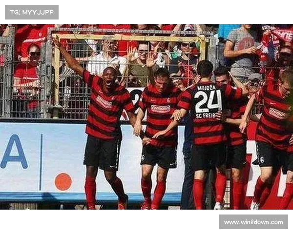 欧冠激战正酣:豪门争锋谁能笑到最后,足球世界的巅峰对决即将揭晓 欧冠激战正酣:豪门争锋谁能笑到最后,足球世界的巅峰对决即将揭晓