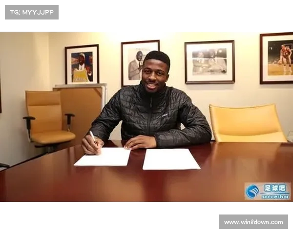 足球球员续约条款详解:薪资待遇、合同年限与激励机制解析 足球球员续约条款详解:薪资待遇、合同年限与激励机制解析